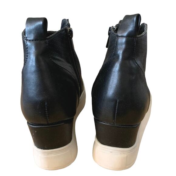 WANTED woman’s black booties ankle boots side zip perforated size 10 - Picture 5 of 8